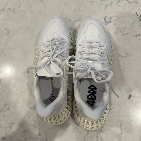 Adidas shoes - Picture 5 of 9